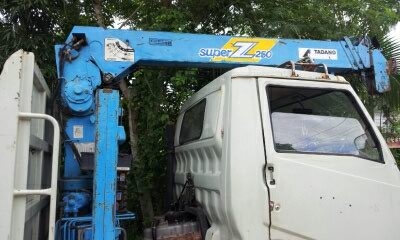 รถฮีโน่ 6 ล้อ เครน 2.5 ครึง  KM779   167 แรงม้า