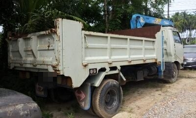 รถฮีโน่ 6 ล้อ เครน 2.5 ครึง  KM779   167 แรงม้า