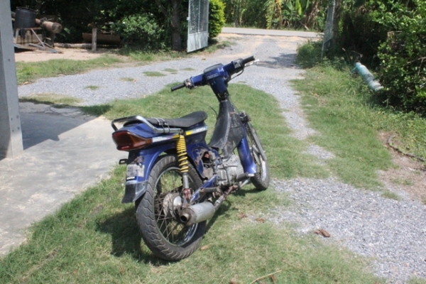 ขาย Honda ดรีม สีน้ำเงินทะเบียนพร้อมโอนครับ 6999 บาท