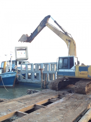 ขายรถ KOMATSU PC200-5/สภาพ90\%&rlm; สนใจติดต่อคุณรัตนศักดิ์ โทร.081-7621704