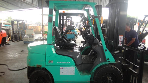 ต้องการขายรถโฟล์ลิฟท์สภาพดี