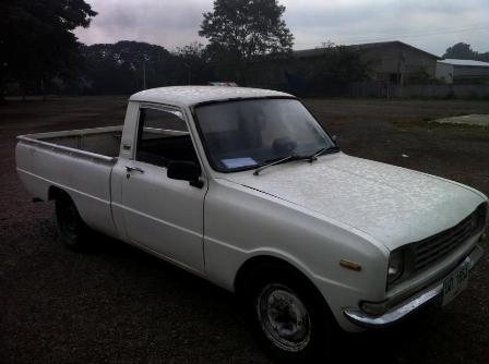 มาสด้า แฟมิเลียตัวคลาสสิค เกียร์คอ ไฟติดแตรดัง สภาพตามรูป  ทะเบียน/พรบ.ยังไม่ขาดครับ ราคา39000บาทสนใจติดต่อคุณเก่ง 0841609774