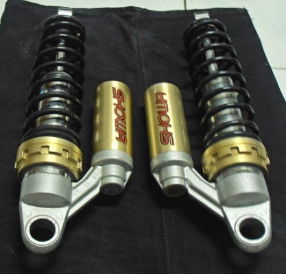 ขาย มือเเบรค + มือครัช ant lion // โช๊ค SHOWA  // ล้อแม็กนีเซี่ยม SF