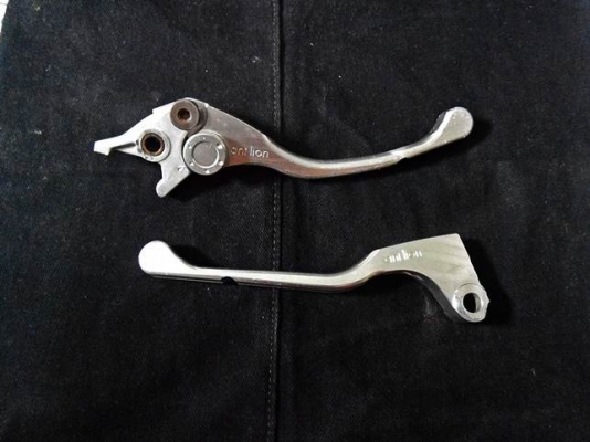 ขาย มือเเบรค + มือครัช ant lion // โช๊ค SHOWA  // ล้อแม็กนีเซี่ยม SF