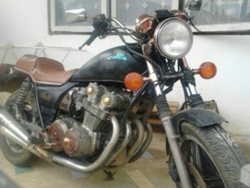 ขาย CB 750 ทะเบียนพร้อมโอน