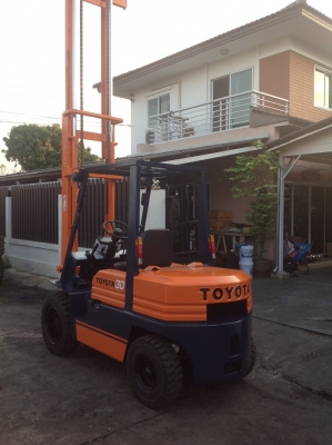 ขาย ฟอล์คลิฟต์ 3.0 ตัน TOYOTA 5FD30 เสา 4.5 เมตร ขาย ฟอล์คลิฟต์ 3.0 ตัน TOYOTA 5FD30 เสา 4.5 เมตร