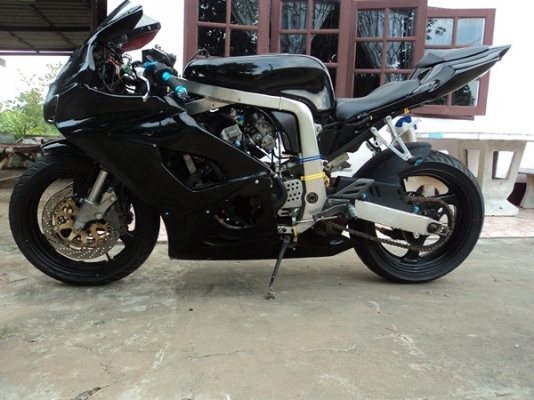 ขายGSXR 400 R7 ปี94 ทะเบียน มีเล่มเขียว พร้อมชุดโอน