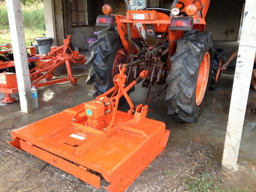 ขายรถไถ KUBOTA L3408 พร้อมอุปกรณ์ตัดหญ้า 1.2 m ของใหม่