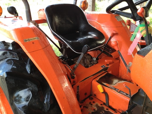 ขายรถไถ KUBOTA L3408 พร้อมอุปกรณ์ตัดหญ้า 1.2 m ของใหม่