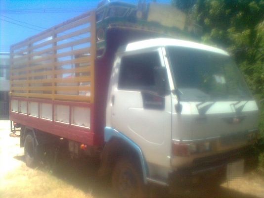 HINO  KM777 หัวเปลี่ยน  เครื่องเดิม  คัซซีสวย เดิม  365,000 บาท