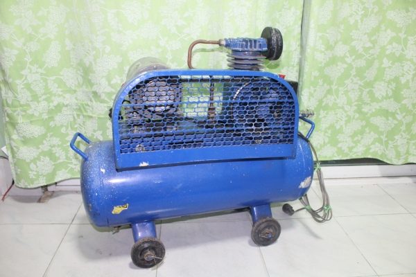 ปั๊มลมยี่ห้อ ''TIGER'' ขนาด 1/4 HP ขนาดถัง36ลิตร พร้อมใช้งานครับ ปั๊มลมยี่ห้อ ''TIGER'' ขนาด 1/4 HP ขนาดถัง36ลิตร พร้อมใช้งานครับ