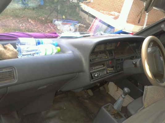 ขาย รถตู้ toyota ปี 93 เครื่อง 2500 .