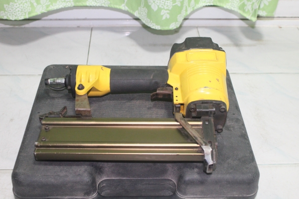 ปืนยิงแม๊กลม( ขาเดี่ยว ) รุ่น ST-64 สภาพพร้อมใช้งานครับ ปืนยิงแม๊กลม( ขาเดี่ยว ) รุ่น ST-64 สภาพพร้อมใช้งานครับ