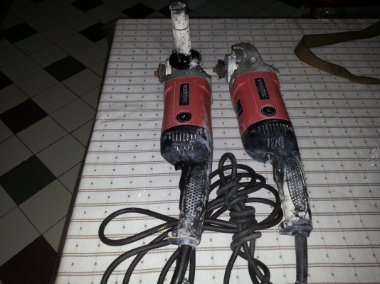 ขายหินเจีย(ลูกหมู)ขนาดใส่ใบ9นิ้วยี่ห้อMAKTECรุ่นMT901ครับ2000Wสภาพสวยๆ