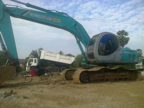 ขายรถแบคโฮ KOBELCO-200-5 ไฟฟ้ามี แอร์มี สวยสวย เล่มทะเบียน จัดแนนร์ได้ สนใจรีบจองเลยพี่