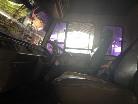 รถมิตซู 10 ล้อ FN517  ติดเครน 3 ตัน  195 แรงม้า ปี 39  สนใจติดต่อ  081 - 6079515