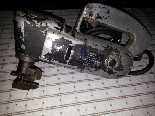 ขายเครื่องตัดของโบราณหายากครับใช้งานได้ปกติเครื่องนิ่มๆตัวเป็นอลูมิเนียมทั้งตัว