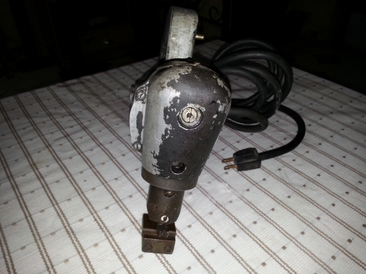 ขายเครื่องตัดของโบราณหายากครับใช้งานได้ปกติเครื่องนิ่มๆตัวเป็นอลูมิเนียมทั้งตัว ขายเครื่องตัดของโบราณหายากครับใช้งานได้ปกติเครื่องนิ่มๆตัวเป็นอลูมิเนียมทั้งตัว