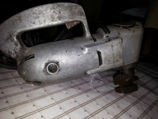 ขายเครื่องตัดของโบราณหายากครับใช้งานได้ปกติเครื่องนิ่มๆตัวเป็นอลูมิเนียมทั้งตัว ขายเครื่องตัดของโบราณหายากครับใช้งานได้ปกติเครื่องนิ่มๆตัวเป็นอลูมิเนียมทั้งตัว