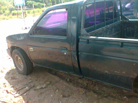 NISSAN ปี37 สีน้ำเงิน 60000 สนป่ะ NISSAN ปี37 สีน้ำเงิน 60000 สนป่ะ