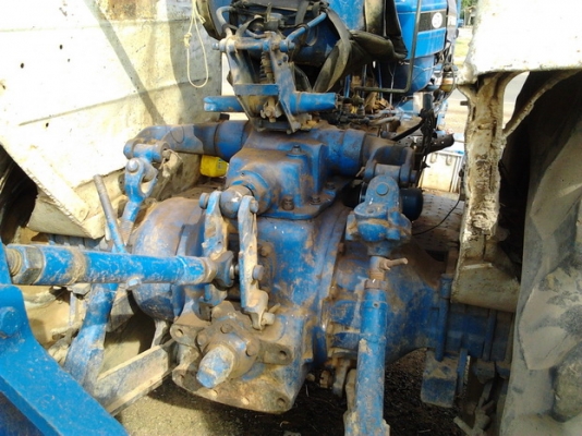 **หลุดจอง ขออนุญาตขายใหม่ ครับ ขาย รถไถ FORD 77 T3 1เพลา เครื่องดี ระบบดี ยางดี พร้อม อุปกรณ์ 2 ชิ้น ผาน3 และใบดัน เอกสารเล่มทะเีบียน พร้อมใช้ พร้อมลุยงาน  ราคาต่อรองได้ครับ