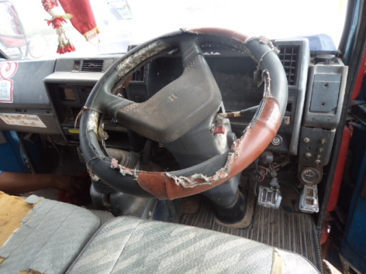 ขายรถอีซูซุ6ล้อ เครื่อง110แรง พวงมาลัยเพาเวอร์ สภาพร้อมใช้