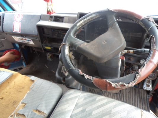 ขายรถอีซูซุ6ล้อ เครื่อง110แรง พวงมาลัยเพาเวอร์ สภาพร้อมใช้