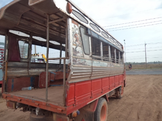 ขายรถอีซูซุ6ล้อ เครื่อง110แรง พวงมาลัยเพาเวอร์ สภาพร้อมใช้