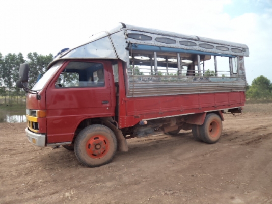 ขายรถอีซูซุ6ล้อ เครื่อง110แรง พวงมาลัยเพาเวอร์ สภาพร้อมใช้