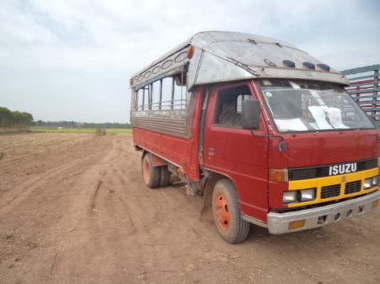 ขายรถอีซูซุ6ล้อ เครื่อง110แรง พวงมาลัยเพาเวอร์ สภาพร้อมใช้