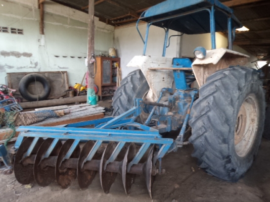 ขายรถไถฟอร์ด77 T3 อุปกร์4ชิ้น สภาพพร้อมใช้