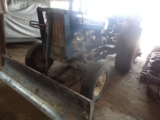 ขายรถไถฟอร์ด77 T3 อุปกร์4ชิ้น สภาพพร้อมใช้