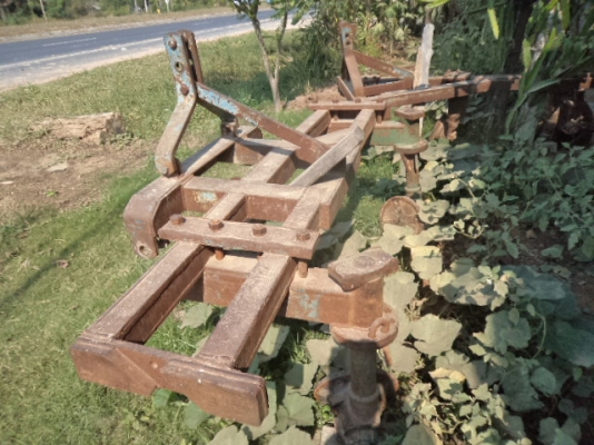 ขายรถไถฟอร์ด77 T3 อุปกร์4ชิ้น สภาพพร้อมใช้