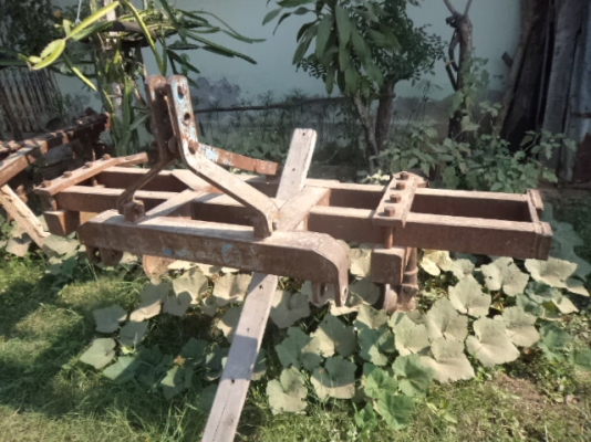 ขายรถไถฟอร์ด77 T3 อุปกร์4ชิ้น สภาพพร้อมใช้