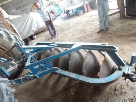 ขายรถไถฟอร์ด77 T3 อุปกร์4ชิ้น สภาพพร้อมใช้