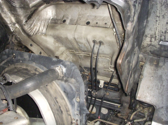 6ล้อFTRตู้ทึบยาว6.50ม195HP 6ล้อFTRตู้ทึบยาว6.50ม195HP