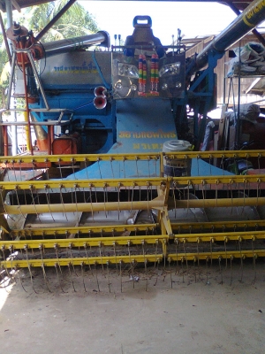 ขายรถเกี่ยวข้าวอุ้มสยามแอฟไฟรสภาพดี