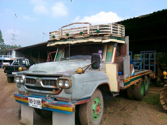 10 ล้อหน้ายาวบรรทุกรถเกี่ยวข้าว