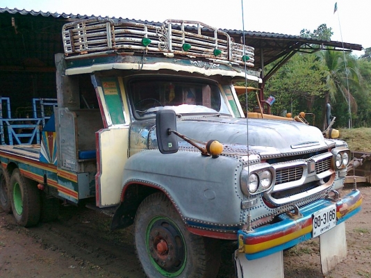 10 ล้อหน้ายาวบรรทุกรถเกี่ยวข้าว