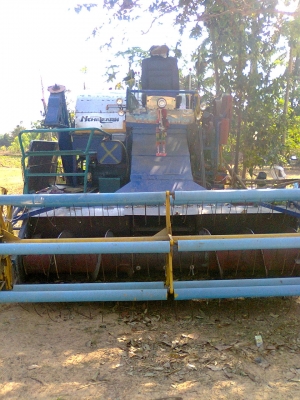 ขายรถเกี่ยวข้าว น.เจริญการช่าง