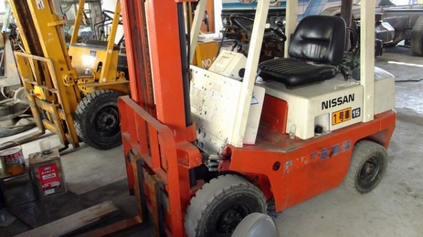 ขายโฟล์คลิฟท์ นิสสัน 1.5 ตัน เบนซิน ติดแก๊สแล้ว