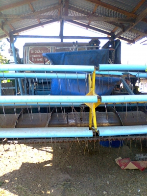 ขายรถเกี่ยวข้าวไทยอุ้มเส็งยนต์ ข้าว-ถั่ว