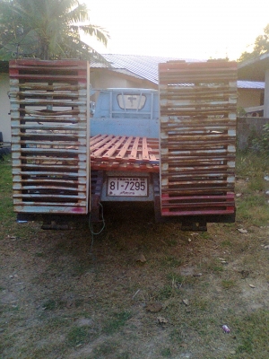 ขายหกล้ออีซูสุ100แรง มีคอกสูงและหางปลา