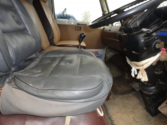 ขาย 6 ล้อ Hino  Km777  สภาพดีพร้อมใช้งาน  หน้าF หลังF แอร์  พาวเวอร์