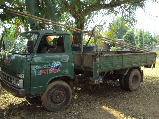 ขาย 6 ล้อนิสสัน คาร์บอน พร้อมใช้