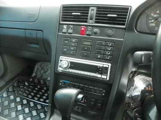 ขายถูก BENZ W202 C180 ปี96 Auto แต่งสวยประหยัดด้วย LPG ขับแล้วเท่ห์