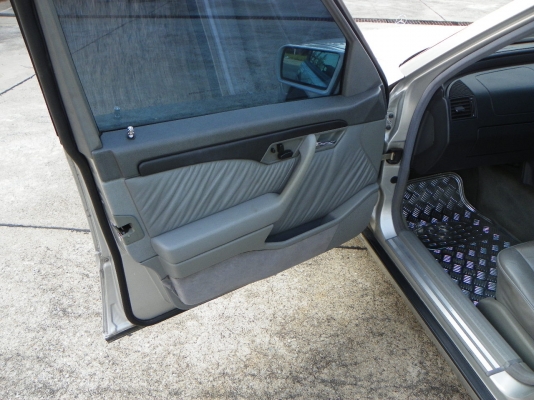 ขายถูก BENZ W202 C180 ปี96 Auto แต่งสวยประหยัดด้วย LPG ขับแล้วเท่ห์