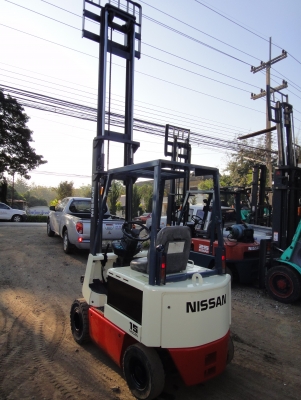 ซื้อ-ขาย / ซ่อม / ให้เช่ารถยกฟอร์คลิฟท์ทั้งในและนอกสถานที่
