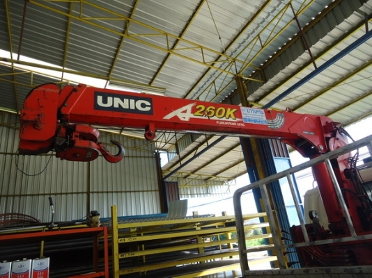 ขายรถ 6 ล้อ ISUZU NQR175 ติดเครนยี่ห้อ UNIC 260A รุ่นใหม่