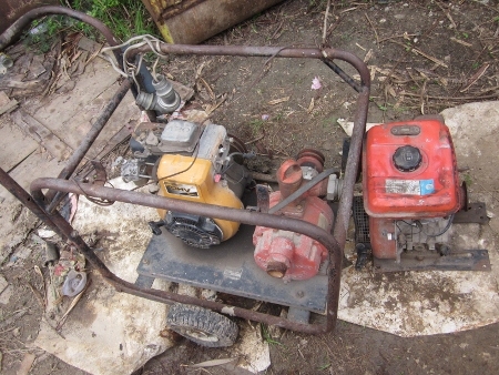 ขายตามสภาพ-เครื่องยนต์เบนซิน สำหรับเครื่องสูบน้ำจำนวน 2 ตัว ราคาเพียง 4,800 บาทเท่านั้น